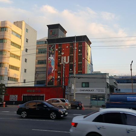 Motel Iu Changwon Buitenkant foto